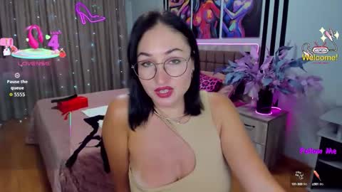 Snapshot of stefanawinter chatting on 10/04/25, 10:24 StefanaWinter online show from 10/04/25, 10:24