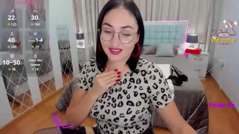 Snapshot of stefanawinter chatting on 10/16/25, 11:22 StefanaWinter online show from 10/16/25, 11:22