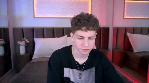 Esrefan online show from 02/07/26, 08:45