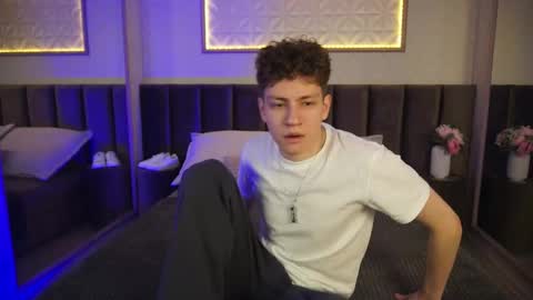 Esrefan online show from 03/13/26, 08:48