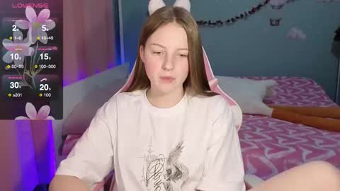 Snapshot of stefaniyaaa chatting on 10/07/25, 06:27 stefa online show from 10/07/25, 06:27