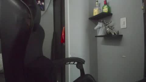 Snapshot of stefann_salvatore chatting on 11/30/25, 05:50 Stefann Salvatore online show from 11/30/25, 05:50