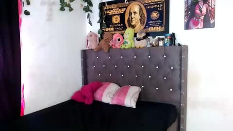 stefanny beautiful online show from 11/16/25, 04:23