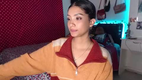 Snapshot of stefanny_pllus chatting on 12/26/24, 06:09 Im MiaIts my first day here online show from 12/26/24, 06:09