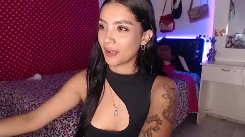 Snapshot of stefanny_pllus chatting on 12/27/24, 12:39 Im MiaIts my first day here online show from 12/27/24, 12:39