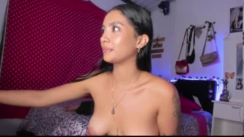 Snapshot of stefanny_pllus chatting on 12/28/24, 06:17 Im MiaIts my first day here online show from 12/28/24, 06:17