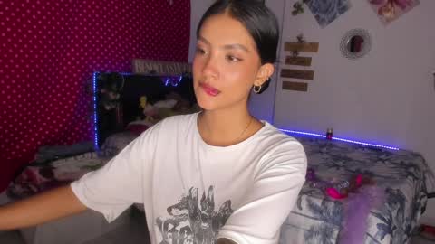 Snapshot of stefanny_pllus chatting on 01/10/25, 01:53 Im MiaIts my first day here online show from 01/10/25, 01:53