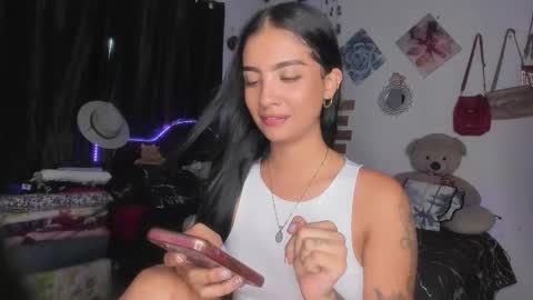 Snapshot of stefanny_pllus chatting on 02/18/25, 09:53 Im MiaIts my first day here online show from 02/18/25, 09:53