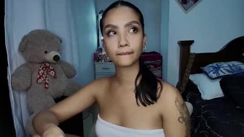 Snapshot of stefanny_pllus chatting on 10/02/25, 02:29 Im MiaIts my first day here online show from 10/02/25, 02:29