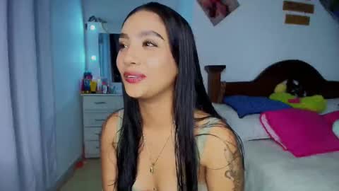 Snapshot of stefanny_pllus chatting on 10/16/25, 01:28 Im MiaIts my first day here online show from 10/16/25, 01:28