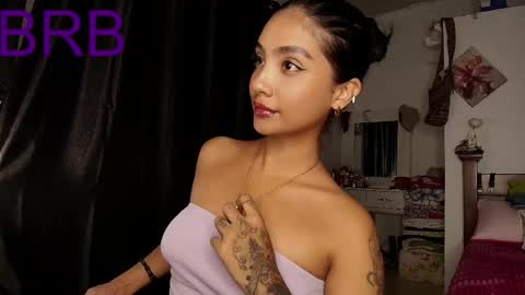 Snapshot of stefanny_pllus chatting on 10/20/25, 12:00 Im MiaIts my first day here online show from 10/20/25, 12:00