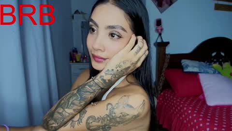 Im MiaIts my first day here  online show from 11/15/25, 12:19