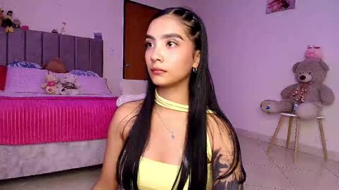 Im MiaIts my first day here  online show from 03/11/26, 09:10