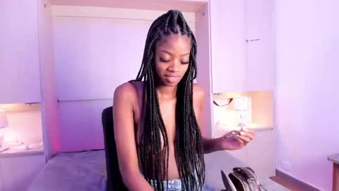 stefannyevans_ online show from 05/23/26, 12:42
