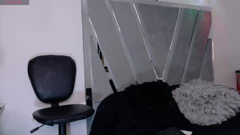 Snapshot of stefannym chatting on 04/19/26, 02:11 Stefy Milf online show from 04/19/26, 02:11
