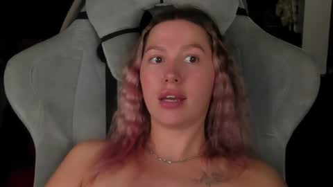 stefany_and_bettany online show from 04/29/26, 05:30