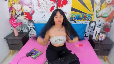 Snapshot of stefany_sweety chatting on 11/20/25, 02:45 --Estefay-- online show from 11/20/25, 02:45