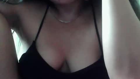 Snapshot of steffani_love chatting on 12/17/25, 06:30 steffani_love online show from 12/17/25, 06:30