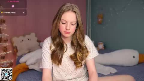 Snapshot of steffi_meoww chatting on 01/07/26, 08:00 STEFI Streams every day from 10 PM GTM1 online show from 01/07/26, 08:00