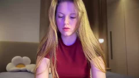 STEFI  Streams every day from 10 PM GTM1  online show from 05/03/26, 08:15