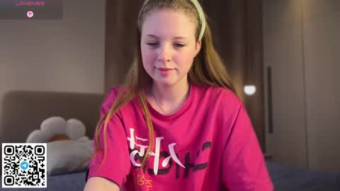 STEFI  Streams every day from 10 PM GTM1  online show from 05/07/26, 02:39
