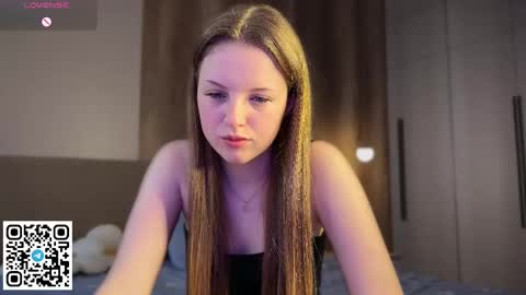 STEFI  Streams every day from 10 PM GTM1  online show from 05/11/26, 03:23