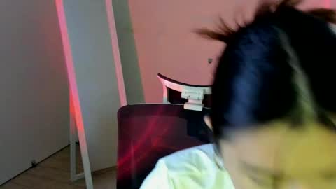 Snapshot of steffi_xo chatting on 12/16/25, 10:26 Steffi online show from 12/16/25, 10:26