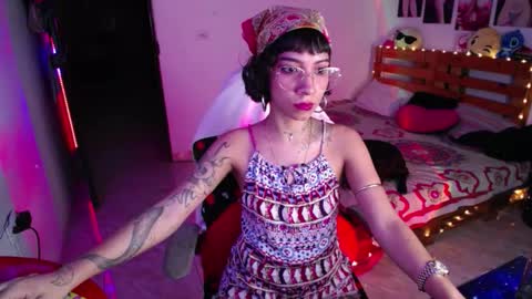 Snapshot of stefh420 chatting on 11/01/25, 08:38   online show from 11/01/25, 08:38