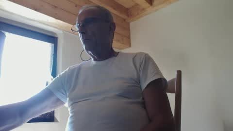 Snapshot of stefi444466 chatting on 05/17/26, 12:12 stefi444466 online show from 05/17/26, 12:12