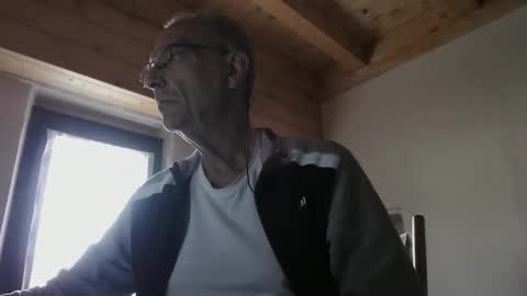 Snapshot of stefi444466 chatting on 05/18/26, 05:13 stefi444466 online show from 05/18/26, 05:13