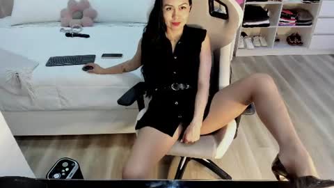 Zuly online show from 06/18/26, 12:09