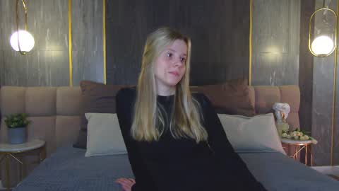 Snapshot of stefie_wells chatting on 04/01/26, 07:09 Stefie online show from 04/01/26, 07:09