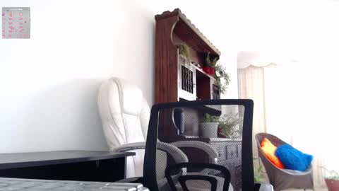 Snapshot of stefy_gomez_ chatting on 05/24/26, 05:40 Estefany online show from 05/24/26, 05:40