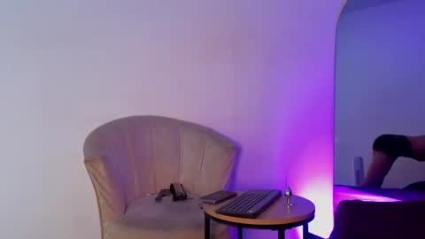 Steicy online show from 06/16/26, 01:03