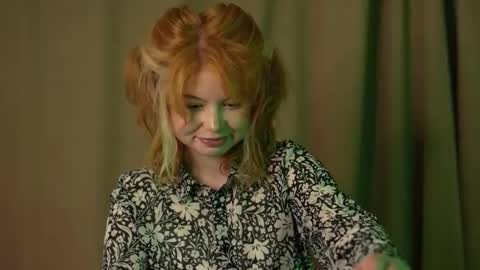 Stella online show from 09/18/25, 01:18