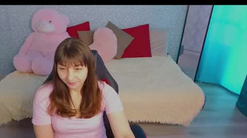 Snapshot of steladream chatting on 06/27/26, 09:25 Stela online show from 06/27/26, 09:25