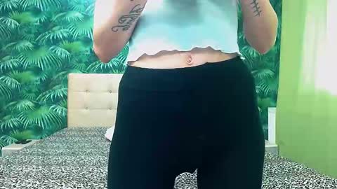 Snapshot of stella_john chatting on 01/30/25, 07:18 Stella John online show from 01/30/25, 07:18