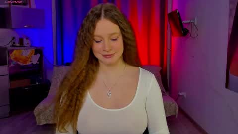 Snapshot of stella_pretty0 chatting on 10/19/25, 03:45 Stella online show from 10/19/25, 03:45