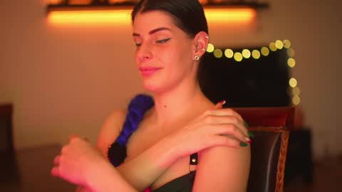 Stella online show from 12/29/24, 08:44