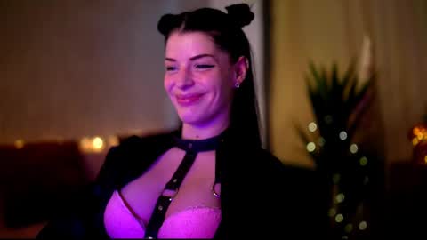 Stella online show from 02/19/25, 07:06