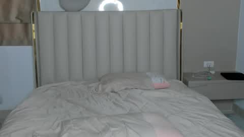 stella online show from 02/14/26, 12:18