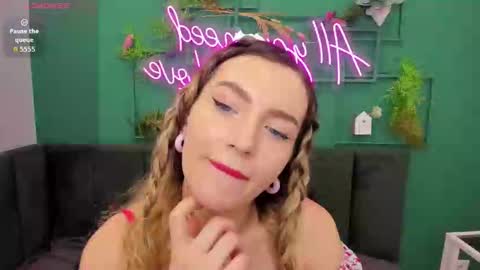 Snapshot of stellaalluring chatting on 03/18/26, 01:42 Stella online show from 03/18/26, 01:42