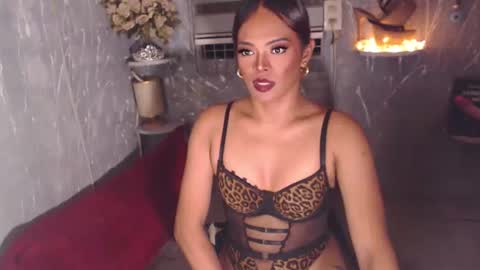 Snapshot of stellabronze chatting on 09/23/25, 02:20 stella online show from 09/23/25, 02:20