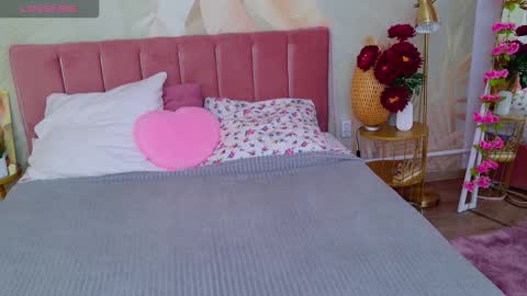 Stella 3 online show from 11/26/25, 07:20