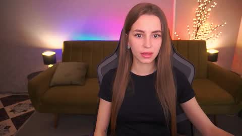 Snapshot of stellahoneywell chatting on 10/13/25, 01:00 stellahoneywell online show from 10/13/25, 01:00