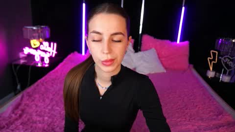 Snapshot of stellahoneywell chatting on 10/16/25, 06:58 stellahoneywell online show from 10/16/25, 06:58