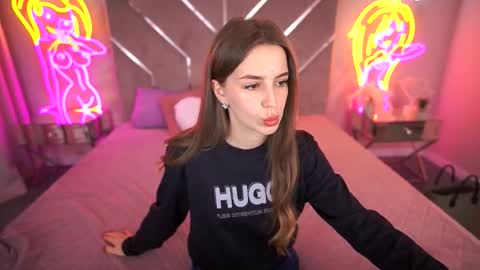 Snapshot of stellahoneywell chatting on 10/17/25, 12:30 stellahoneywell online show from 10/17/25, 12:30