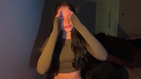 Snapshot of stellapearl chatting on 12/22/25, 07:27 stellapearl online show from 12/22/25, 07:27