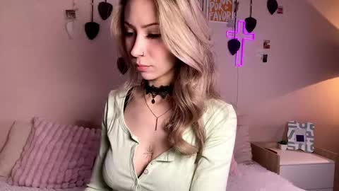 Alexia online show from 05/15/26, 03:13