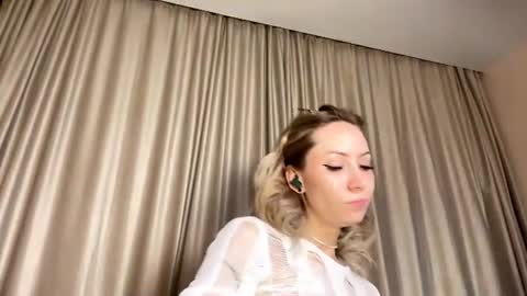Alexia online show from 06/25/26, 04:12